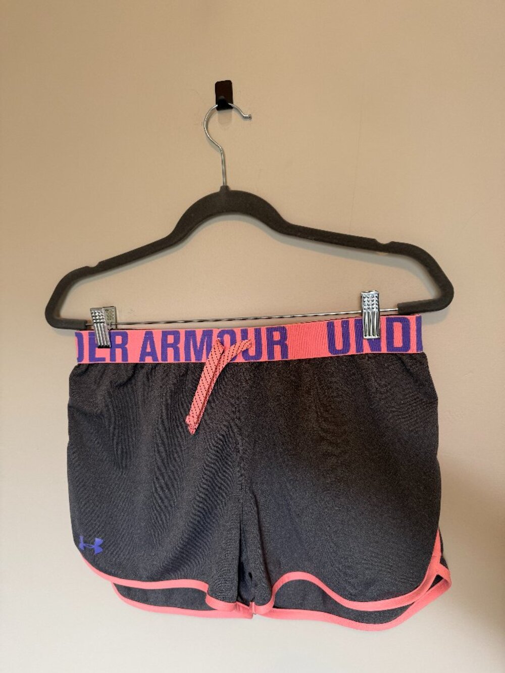 Under Armour Girls HeatGear Running Shorts Black Pink Size YXL